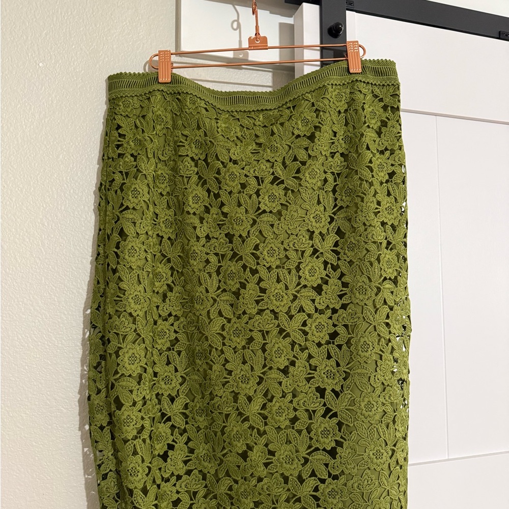 Ann Taylor Green Lace Skirt
